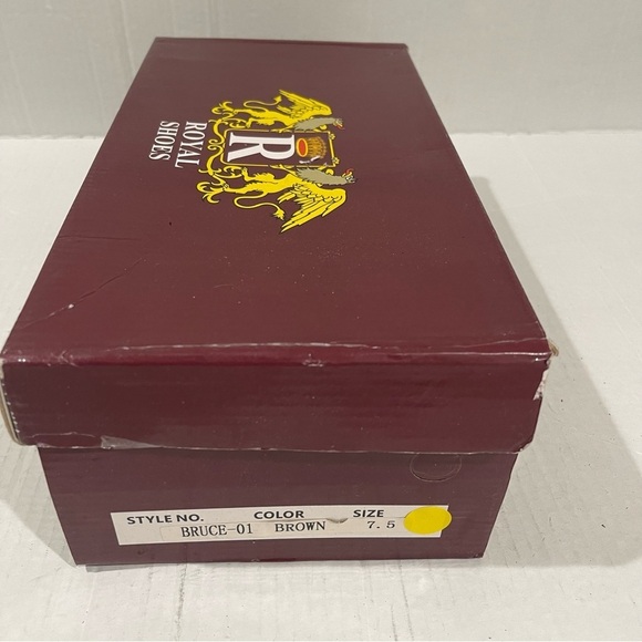 Men’s Royal Shoes Brown Faux Leather Dressy Oxfords Size 7.5 US! - Picture 10 of 11